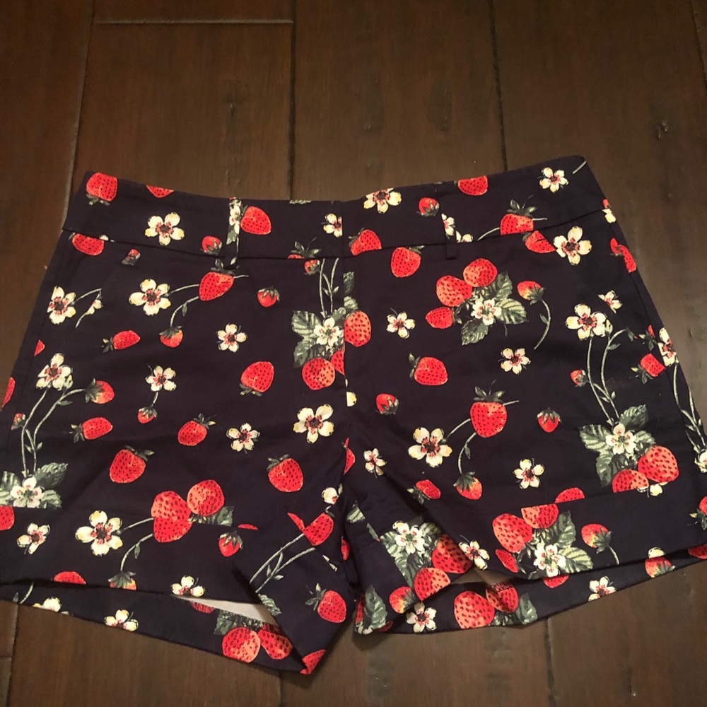 NY&CO strawberry print shorts